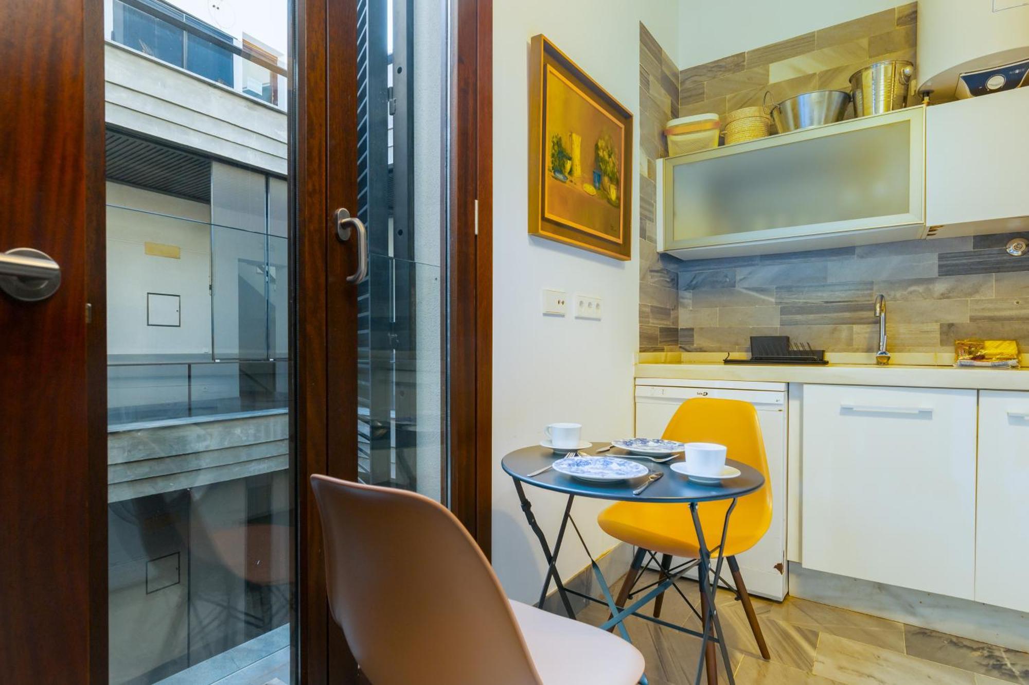 Apartament Attic With Terrace- 1Bd 1Bth- Corral Del Rey Sewilla Zewnętrze zdjęcie