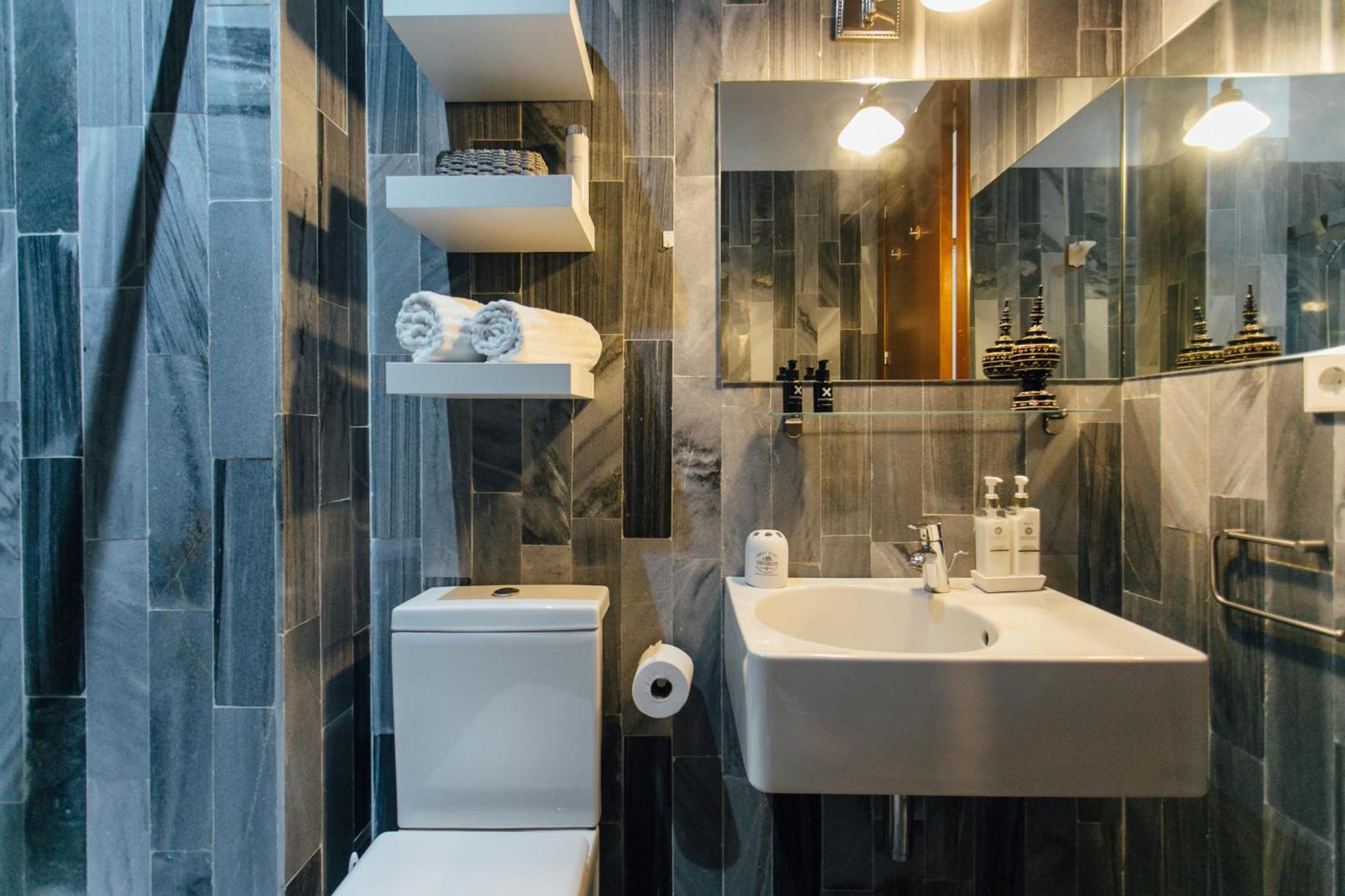 Apartament Attic With Terrace- 1Bd 1Bth- Corral Del Rey Sewilla Zewnętrze zdjęcie
